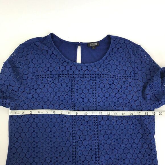 Badgley Mischka Blue Lace Overlay Top Women's Size Large Keyhole Stretch - Picture 6 of 10